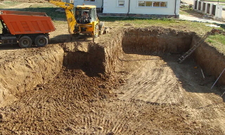 Рытье котлованов под фундамент в Междуреченске – цена от 2575 руб. за м3 | 2Землекопа-Мжд