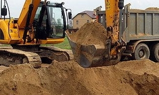 Выкопать яму экскаватором в Междуреченске от 927 руб. - 2Землекопа-Мжд 